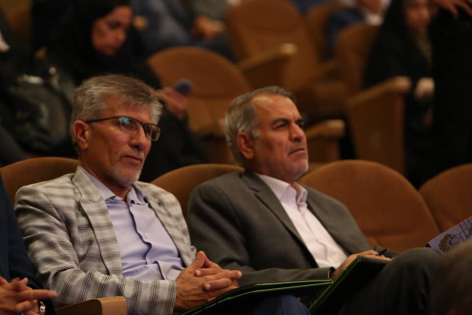 حضور مدیرعامل شرکت جهاد نصر فارس و شرکت آوا گستر نصر پارس و جمعی از مدیران در دومین همایش توسعه سرمایه‌گذاری در شیراز
