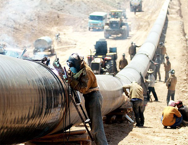Construction of the route for the fourth national gas pipeline in Arsanjan, Fars Province